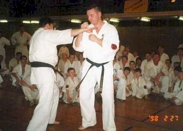2002. Федерация БУДОКАЙ. Семинар Ю. Хренова и И. Титенкова - Клуб единоборств БЕЛЫЕ ТИГРЫ, Астана - ММА, бразильское джиу-джитсу, кикбоксинг, каратэ: тренировки для взрослых и детей