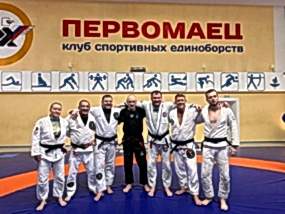 Прошел семинар по джиу-джитсу под руководством гранд-мастера Валесио Сенна